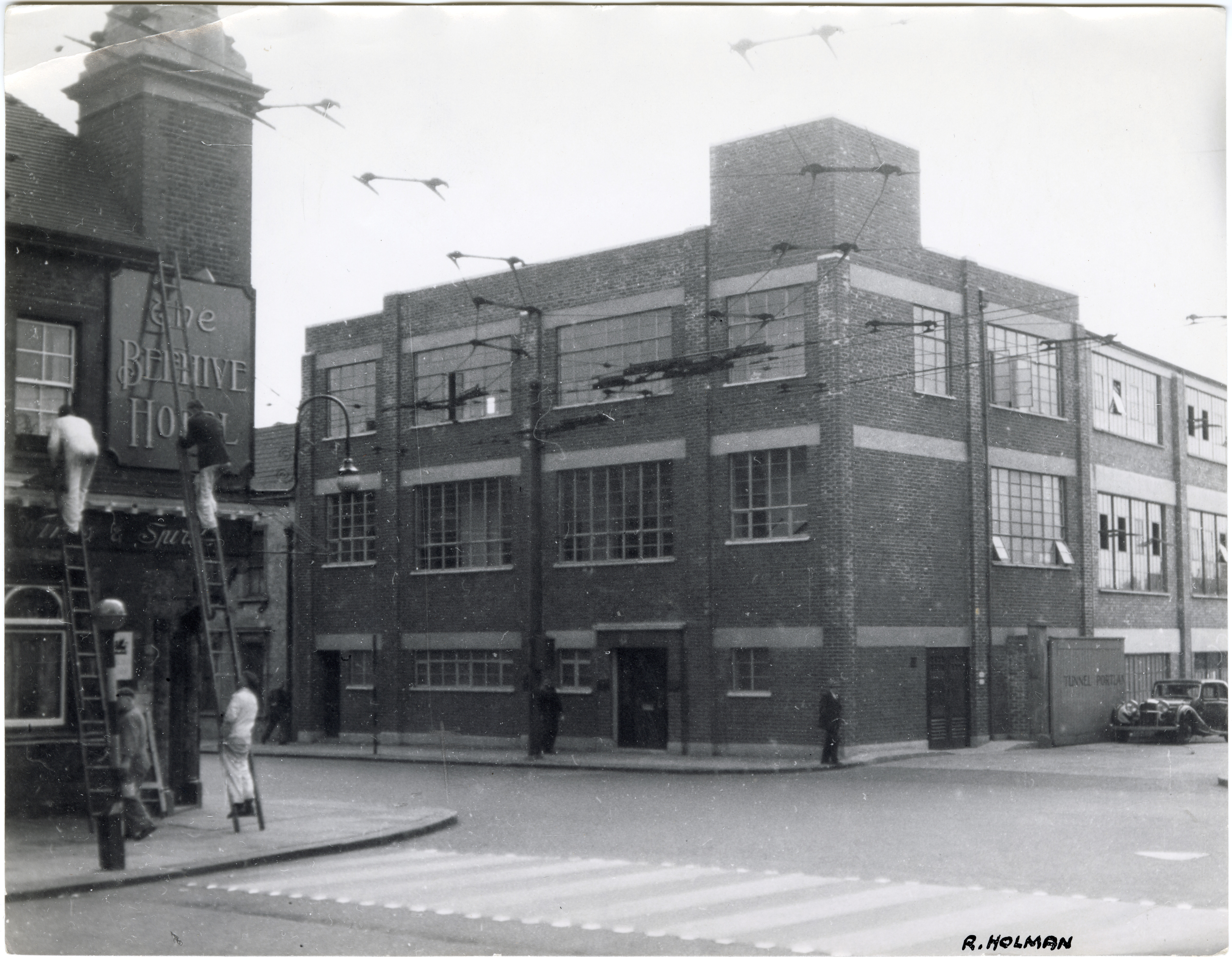 1950S 60s 82 85 high street the beehive gets another change of neighbour holman hounslow local studies archive